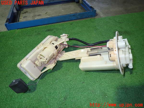 5UPJ-24412510]カローラ フィールダー ハイブリッド(NKE165G)燃料ポンプ 中古_m0001.jpg