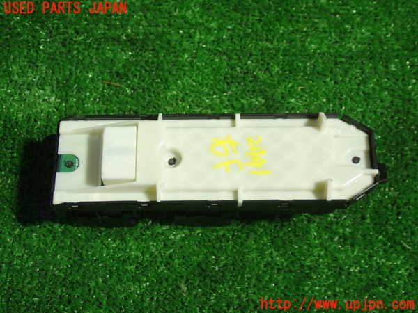5UPJ-24416240]カローラ フィールダー ハイブリッド(NKE165G)右前パワーウィンドウスイッチ 中古_m0002.jpg