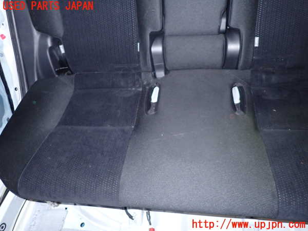 1UPJ-24417385]カローラ フィールダー ハイブリッド(NKE165G)リアシート 中古_m0003.jpg