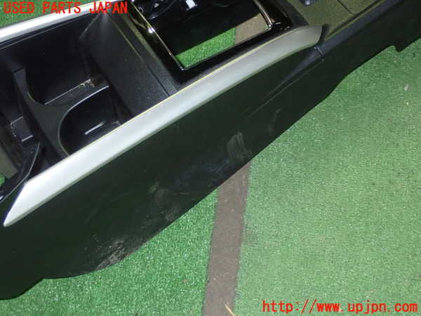 5UPJ-24417540]カローラ フィールダー ハイブリッド(NKE165G)センターコンソール 中古_m0003.jpg