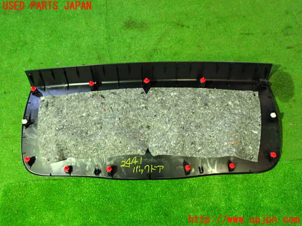 5UPJ-24411578]カローラ フィールダー ハイブリッド(NKE165G)バックドア内張り 中古_m0004.jpg