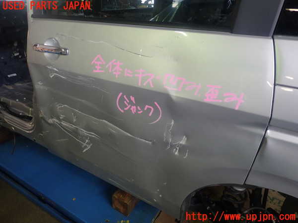 1UPJ-24421320]セレナ(NC28)左後ドア 43R-00150 ジャンク部品取り_m0002.jpg