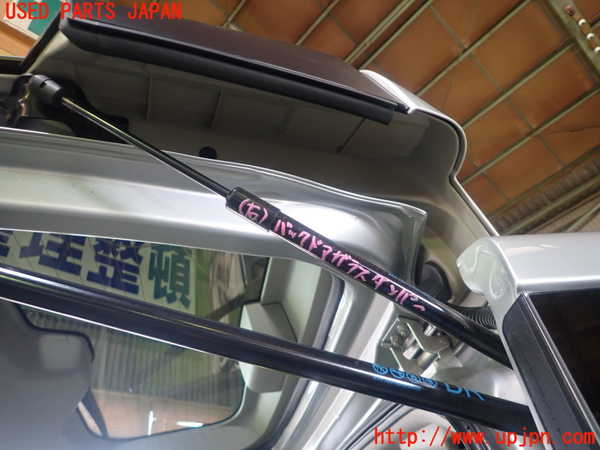 5UPJ-24421586]セレナ(NC28)バックドアガラスダンパー 中古_m0001.jpg