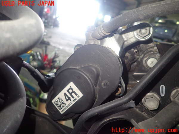 5UPJ-24424090]セレナ(NC28)右リアキャリパー 中古_m0002.jpg