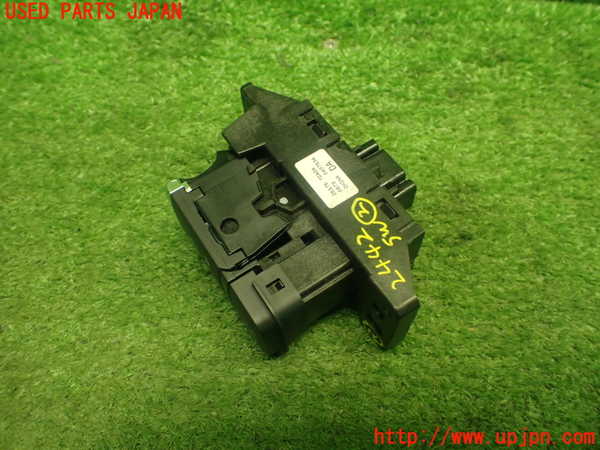 1UPJ-24426307]セレナ(NC28)スイッチ2 (パーキングブレーキ) 中古_m0002.jpg