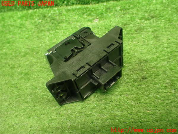 1UPJ-24426307]セレナ(NC28)スイッチ2 (パーキングブレーキ) 中古_m0003.jpg