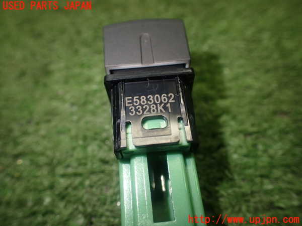 5UPJ-24426308]セレナ(NC28)スイッチ3 (トリップリセット) 中古_m0004.jpg