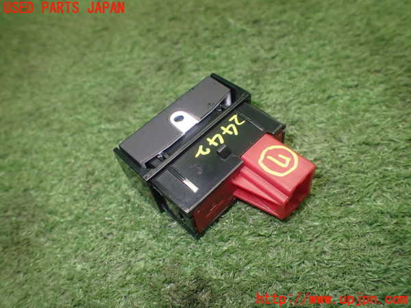 5UPJ-24426312]セレナ(NC28)スイッチ7 (照度調整) 中古_m0003.jpg