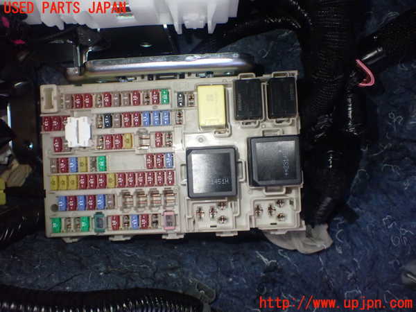 1UPJ-24426741]セレナ(NC28)ヒューズボックス1 中古_m0001.jpg