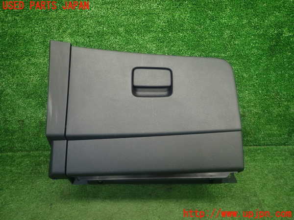 1UPJ-24427516]セレナ(NC28)グローブボックス1 中古_m0001.jpg