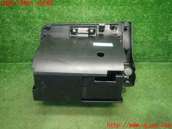 1UPJ-24427516]セレナ(NC28)グローブボックス1 中古_m0002.jpg