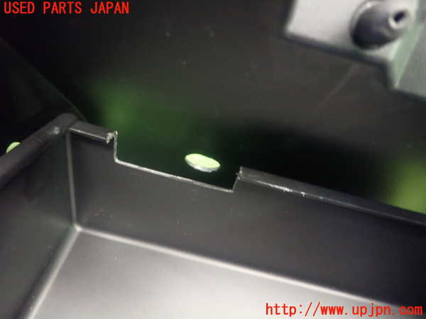 1UPJ-24427516]セレナ(NC28)グローブボックス1 中古_m0004.jpg