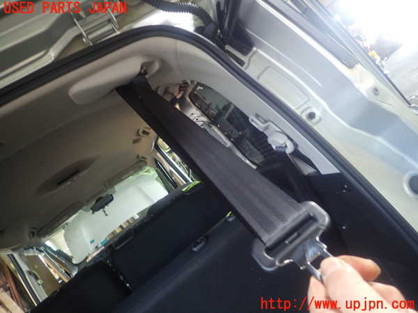 5UPJ-24427215]セレナ(NC28)3列目シートベルト 中古_m0002.jpg