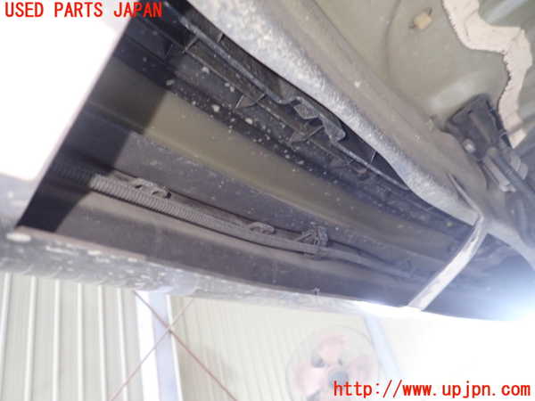 5UPJ-24431614]ルノー・カングー(KWH5F)リアバンパーホースメント 中古_m0003.jpg