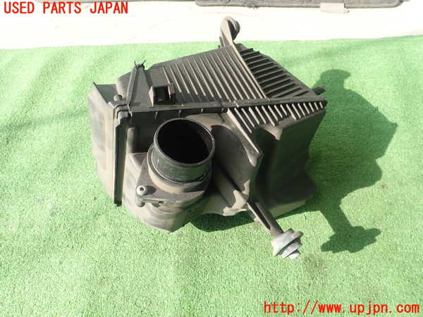 5UPJ-24432560]ルノー・カングー(KWH5F)エアクリーナーボックス 中古_m0001.jpg
