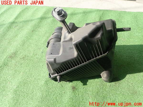 5UPJ-24432560]ルノー・カングー(KWH5F)エアクリーナーボックス 中古_m0002.jpg