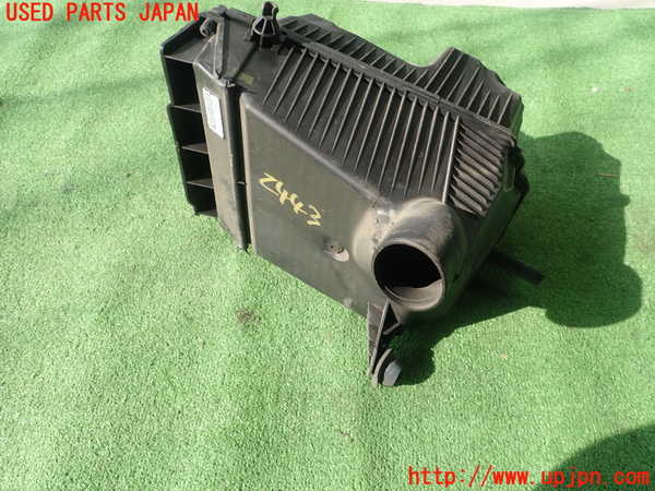 5UPJ-24432560]ルノー・カングー(KWH5F)エアクリーナーボックス 中古_m0003.jpg