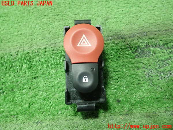 5UPJ-24436290]ルノー・カングー(KWH5F)ハザードスイッチ 中古_m0001.jpg