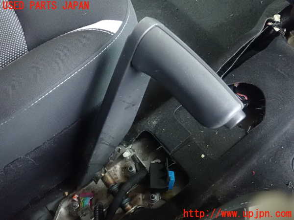 5UPJ-24437550]ルノー・カングー(KWH5F)サイドブレーキレバー 中古_m0001.jpg