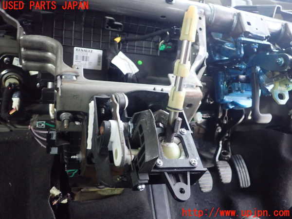 1UPJ-24437560]ルノー・カングー(KWH5F)MTシフトレバー 中古_m0002.jpg