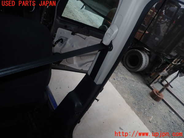 5UPJ-24437665]ルノー・カングー(KWH5F)右センターピラートリム 中古_m0001.jpg