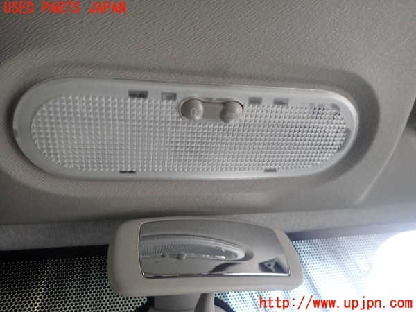 5UPJ-24436411]ルノー・カングー(KWH5F)ルームランプ1 (１列目) 中古_m0001.jpg