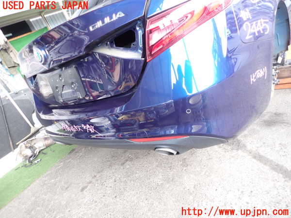 2UPJ-24451610]アルファロメオ・ジュリア(95222)リアバンパー 中古_m0001.jpg
