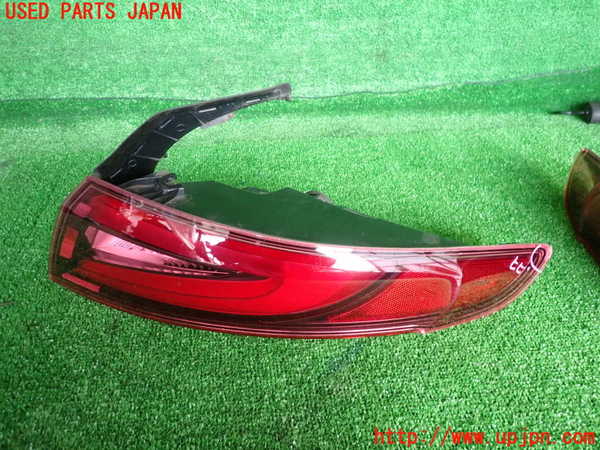 2UPJ-24451530]アルファロメオ・ジュリア(95222)右テールランプ 中古_m0001.jpg
