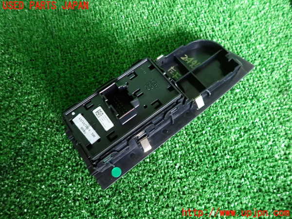 5UPJ-24456245]アルファロメオ・ジュリア(95222)左前パワーウィンドウスイッチ 中古_m0002.jpg