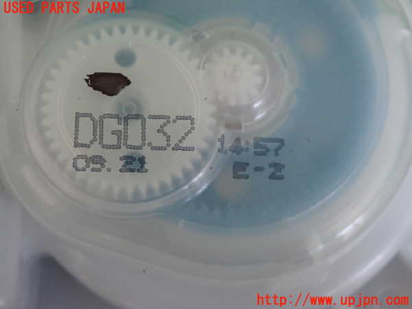 2UPJ-24477155]サニー(FB15)右2列目シートベルト 中古_m0004.jpg