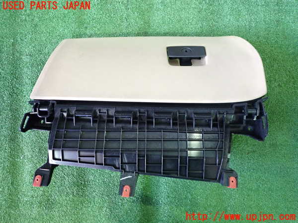 2UPJ-24487516]BMW X3(WX35)(F25)グローブボックス1 中古_m0001.jpg