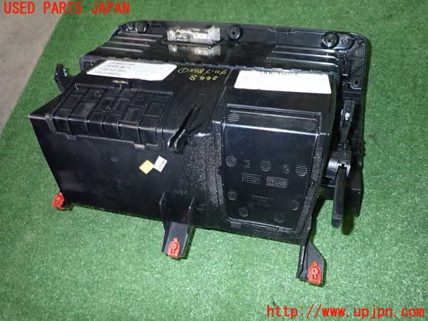 2UPJ-24487516]BMW X3(WX35)(F25)グローブボックス1 中古_m0003.jpg