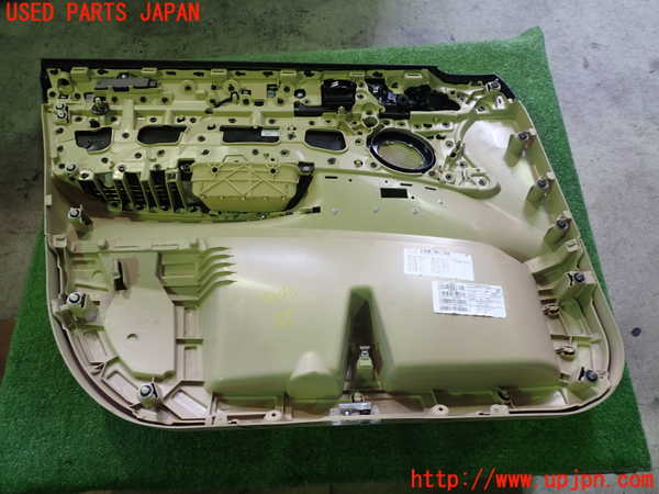 2UPJ-24481234]BMW X3(WX35)(F25)右前ドア内張り 中古_m0004.jpg