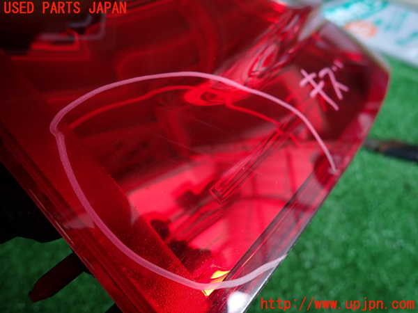 2UPJ-24491536]ルノー・メガーヌ R.S.(ルノー・スポール)(MF4R2)左テールランプ 中古_m0002.jpg