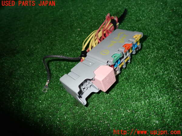 2UPJ-24496741]ルノー・メガーヌ R.S.(ルノー・スポール)(MF4R2)ヒューズボックス1 中古_m0001.jpg