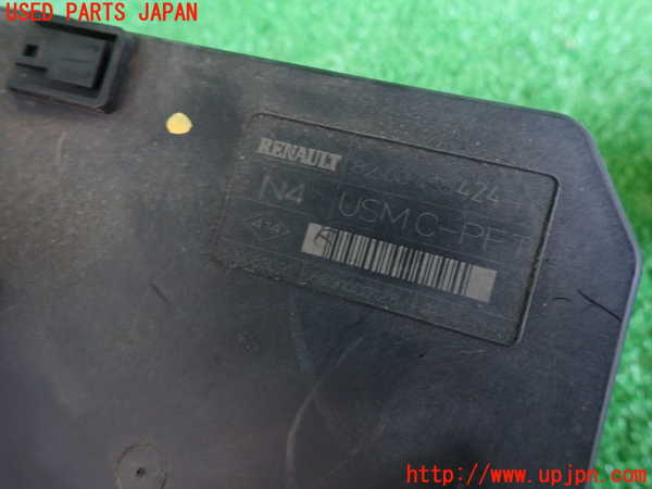2UPJ-24496742]ルノー・メガーヌ R.S.(ルノー・スポール)(MF4R2)ヒューズボックス2 中古_m0003.jpg