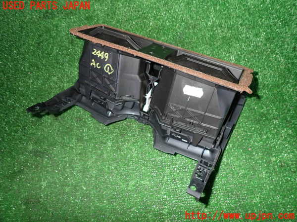 2UPJ-24497526]ルノー・メガーヌ R.S.(ルノー・スポール)(MF4R2)エアコン吹き出し口1 (真中) 中古_m0002.jpg