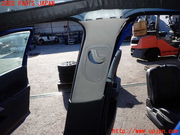 2UPJ-24497665]ルノー・メガーヌ R.S.(ルノー・スポール)(MF4R2)右センターピラートリム 中古_m0002.jpg