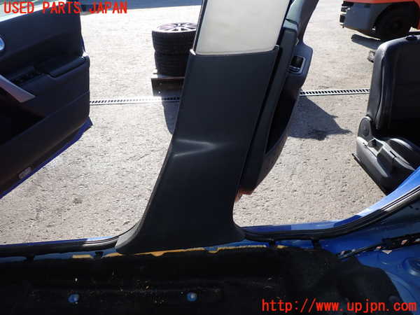 2UPJ-24497665]ルノー・メガーヌ R.S.(ルノー・スポール)(MF4R2)右センターピラートリム 中古_m0003.jpg