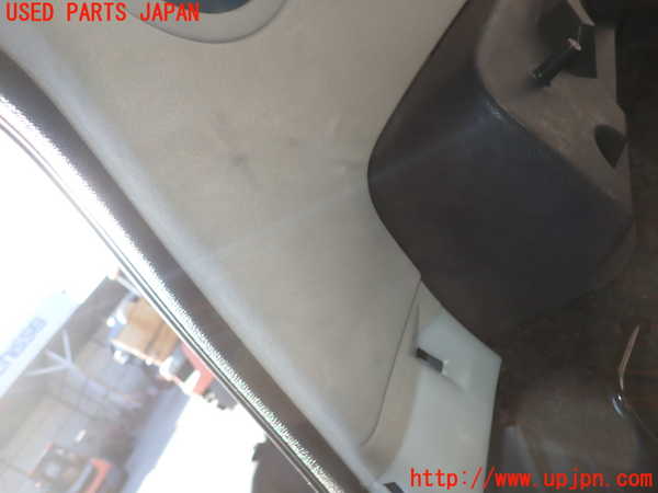 2UPJ-24497675]ルノー・メガーヌ R.S.(ルノー・スポール)(MF4R2)右リアピラートリム 【ジャンク品】 中古_m0003.jpg