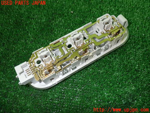 2UPJ-24496411]ルノー・メガーヌ R.S.(ルノー・スポール)(MF4R2)ルームランプ1 (1列目 真中) 中古_m0002.jpg