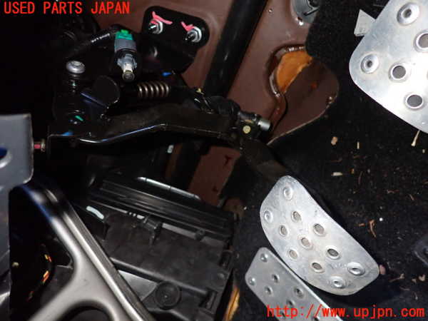 2UPJ-24497590]ルノー・メガーヌ R.S.(ルノー・スポール)(MF4R2)クラッチペダル 中古_m0001.jpg