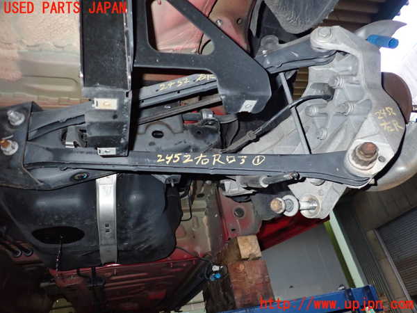 2UPJ-24525200]BMW ミニ(MINI)ジョンクーパーワークス(JCW)(MFJCW)右リアロアアーム1 中古 (R56)_m0001.jpg