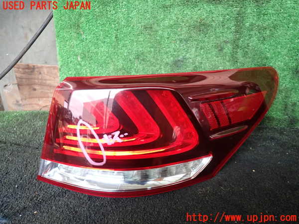 1UPJ-24531530]レクサス・LS600h(UVF45)右テールランプ 中古_m0001.jpg