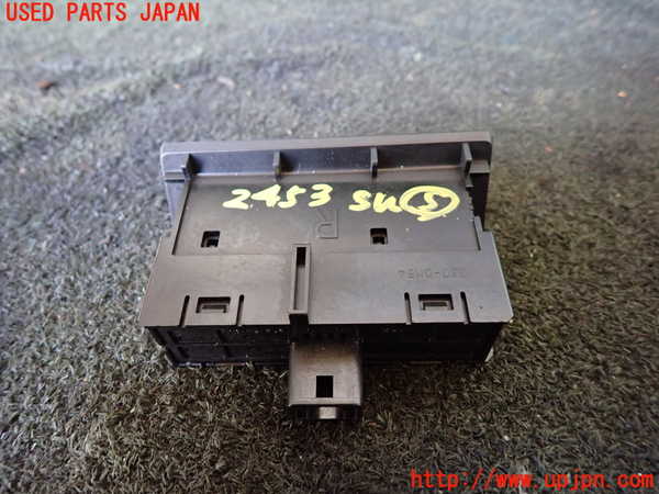1UPJ-24536310]レクサス・LS600h(UVF45)スイッチ5（フューエル＆トランクオープナー） 中古_m0002.jpg