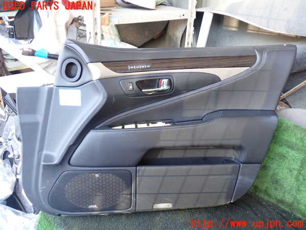 1UPJ-24531234]レクサス・LS600h(UVF45)右前ドア内張り 中古_m0001.jpg