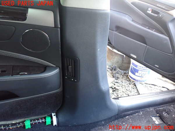 1UPJ-24537670]レクサス・LS600h(UVF45)左センターピラートリム 中古_m0003.jpg