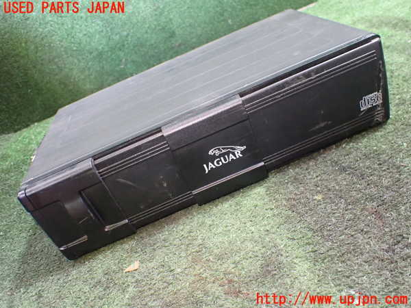 1UPJ-24546505]ジャガー・XKシリーズ(JFDA)CDチェンジャー 中古_m0002.jpg