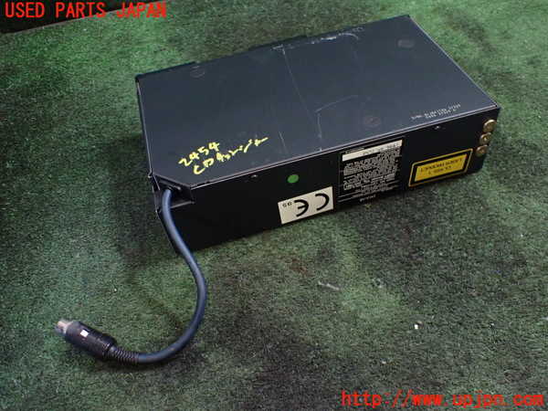 1UPJ-24546505]ジャガー・XKシリーズ(JFDA)CDチェンジャー 中古_m0004.jpg