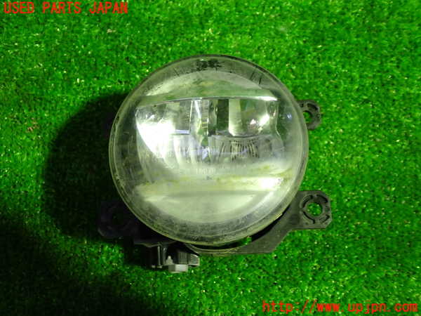 5UPJ-24561182]レヴォーグ(VM4)左フォグ 中古_m0001.jpg